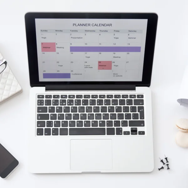 Image illustrant les étapes pour créer un plan d'affaires, avec un accent sur les tarifs de déménagement.